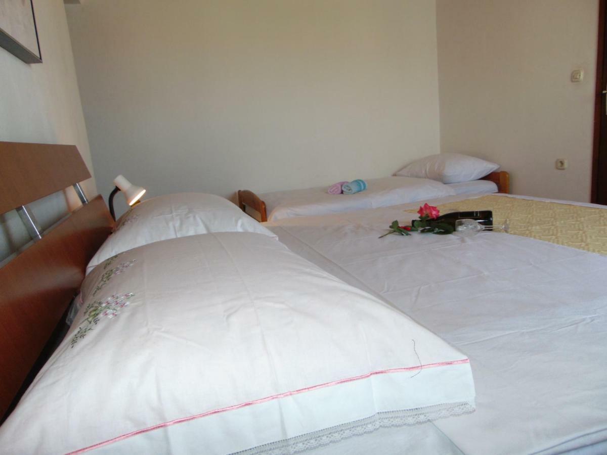 Apartment 2 *